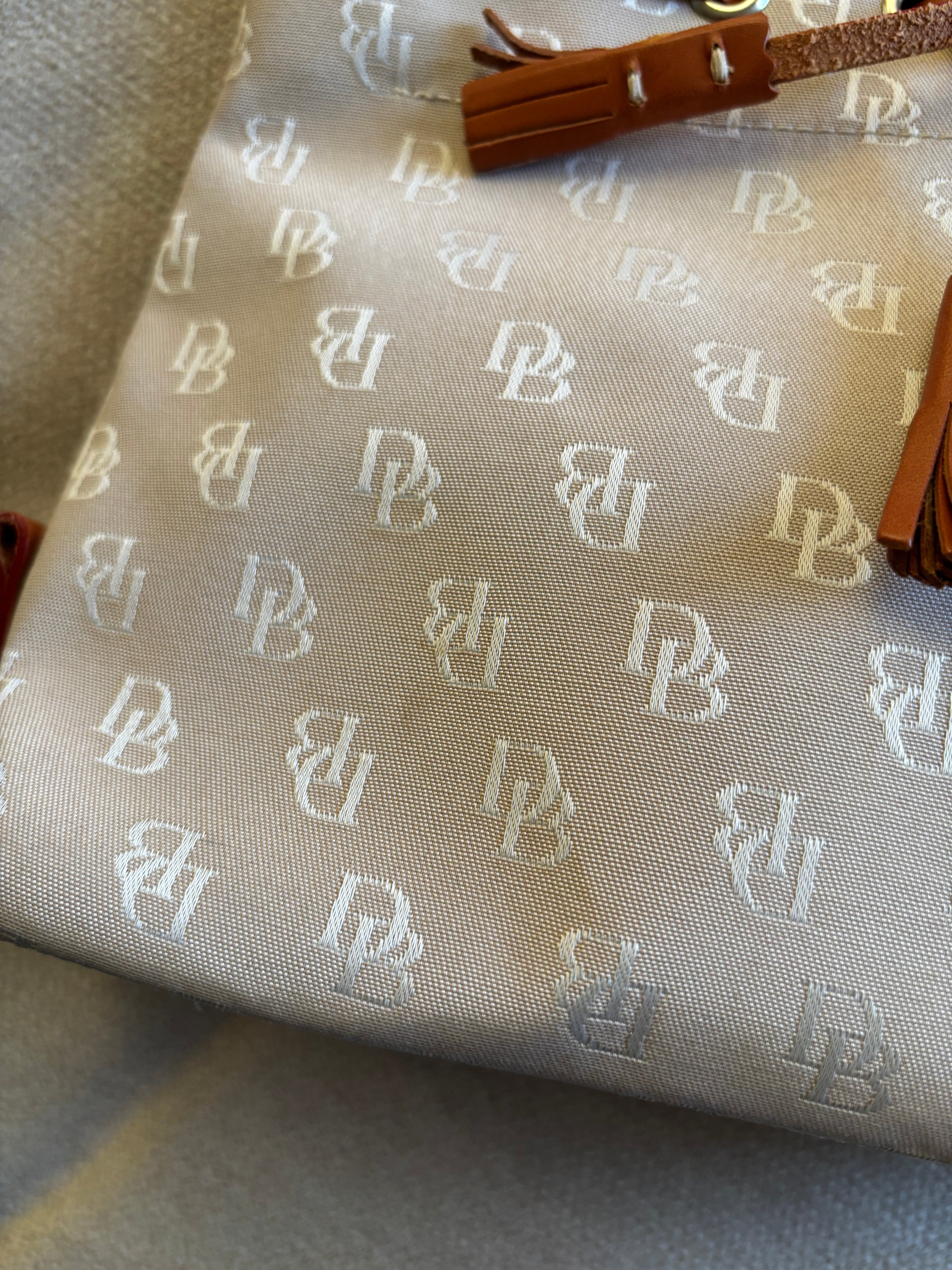 Y2K Dooney & Bourke Off White Bag