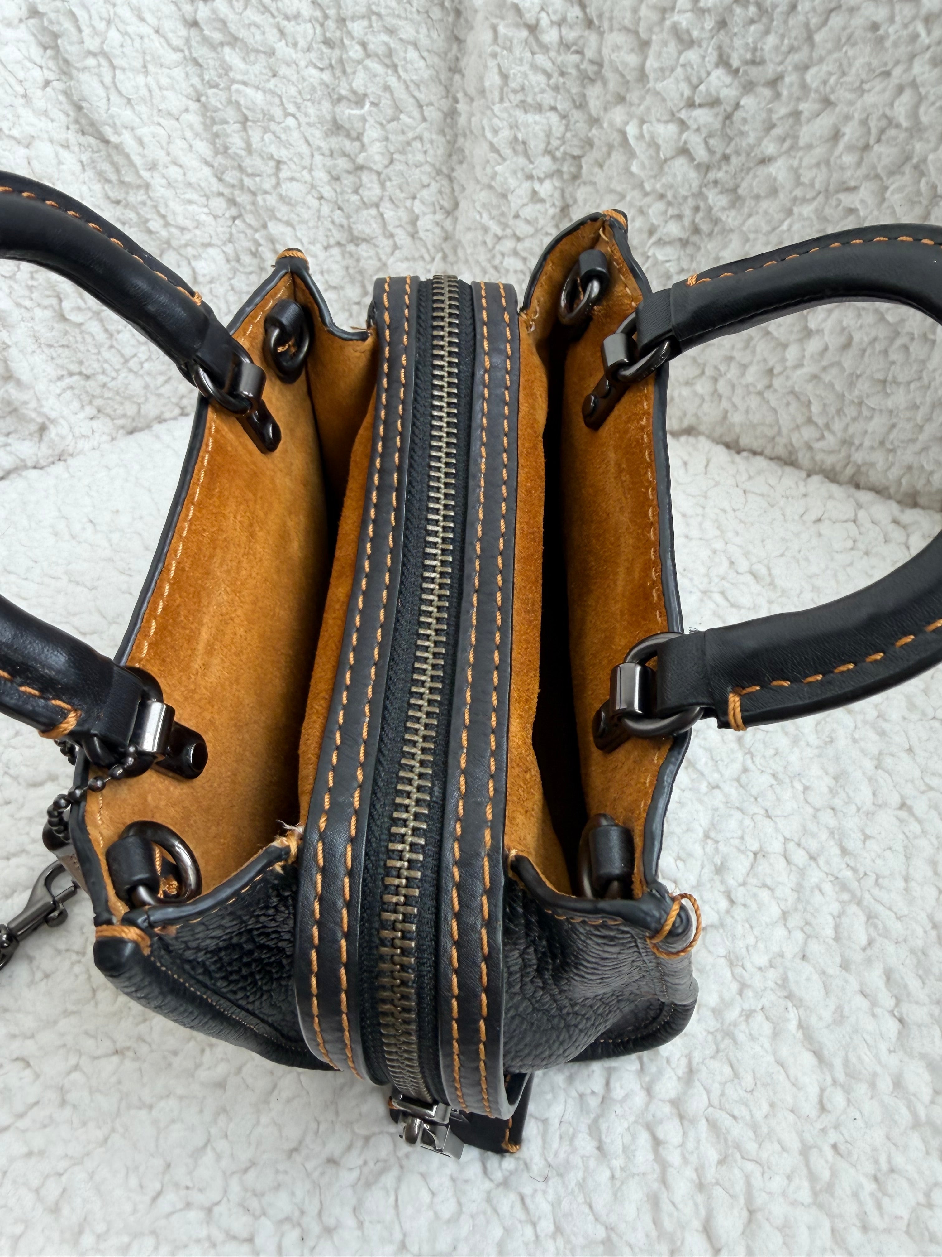 Coach Rogue 17