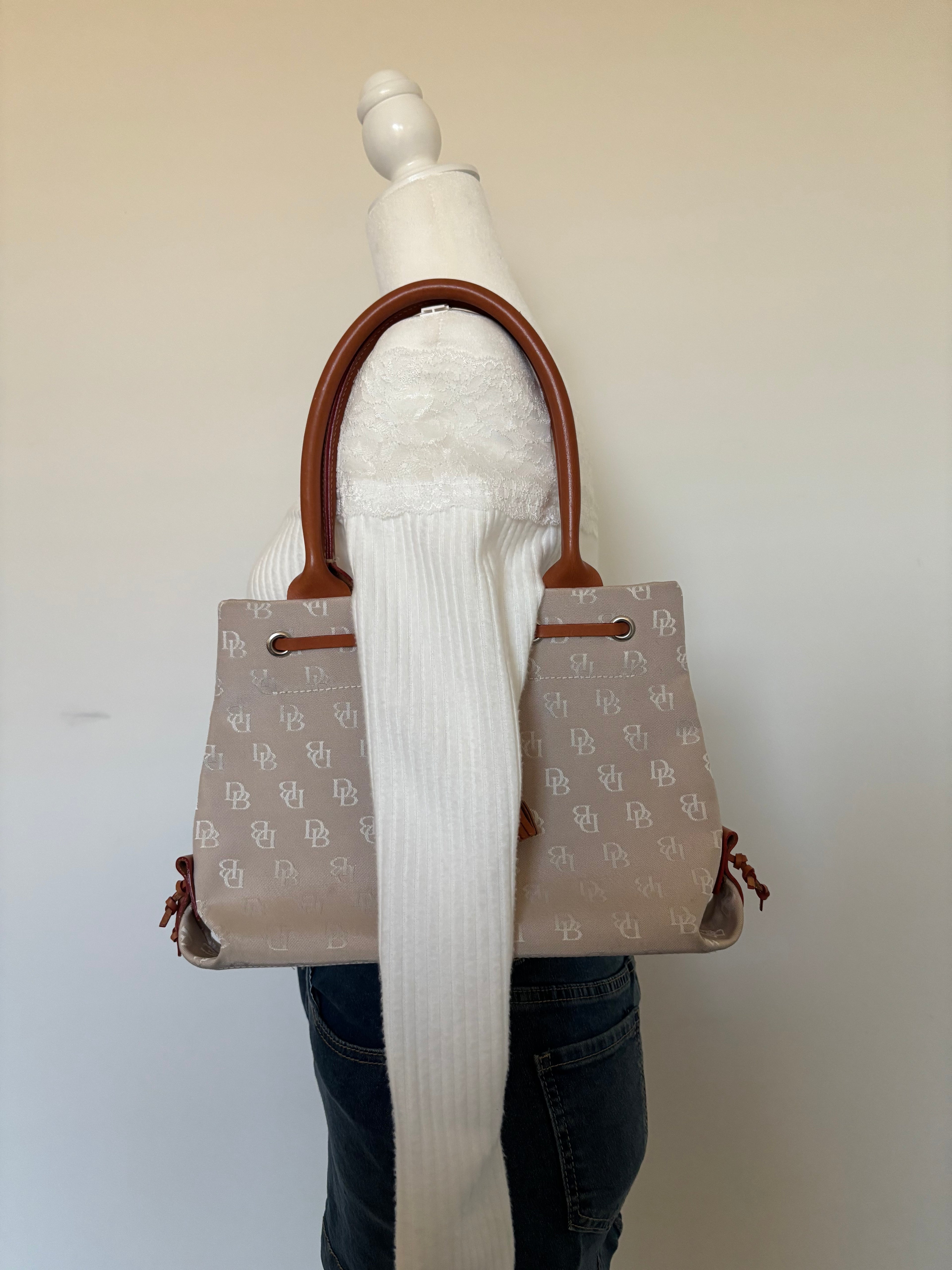 Y2K Dooney & Bourke Off White Bag