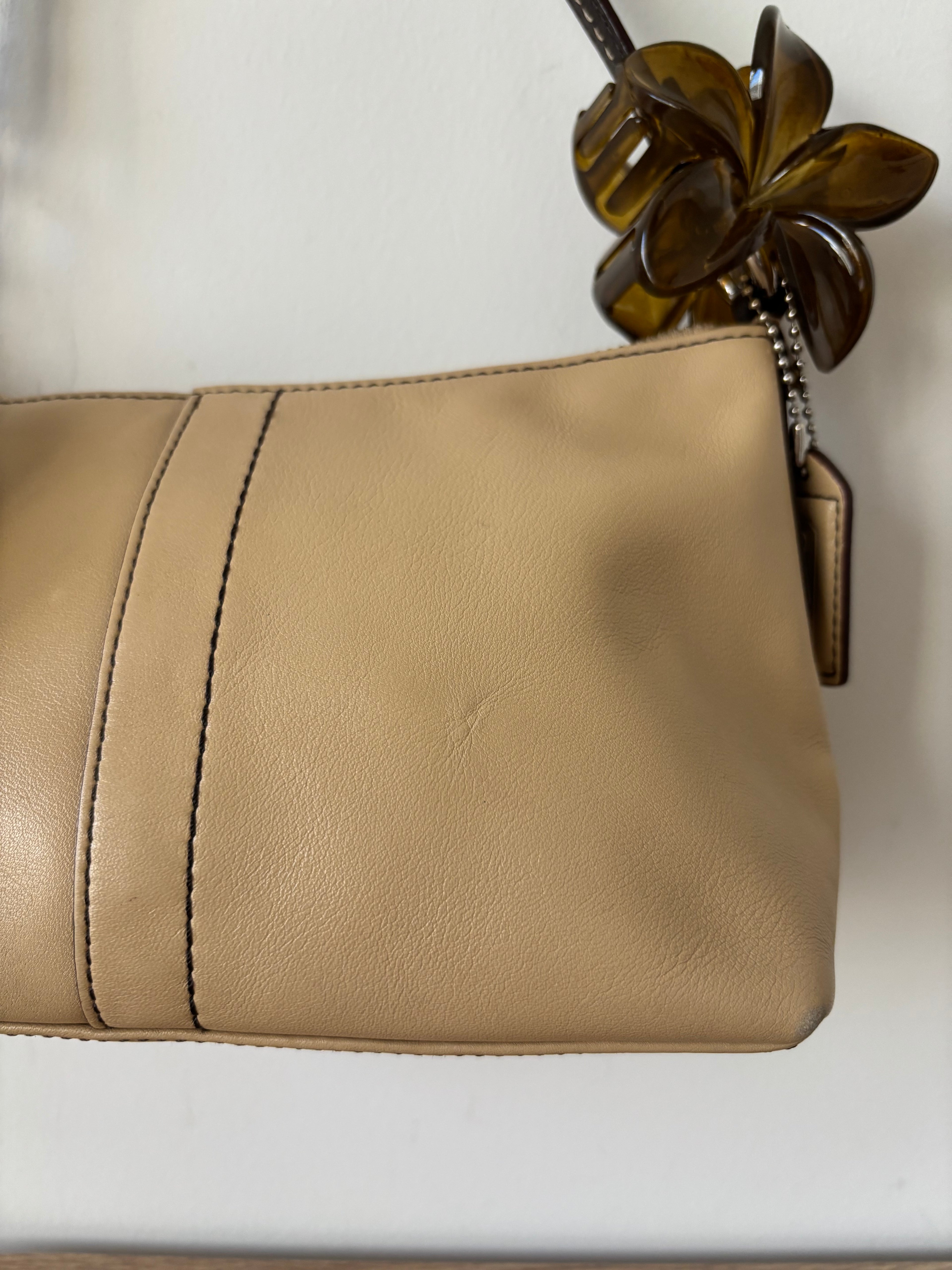 Y2K Coach Leather Shoulder Bag Beige